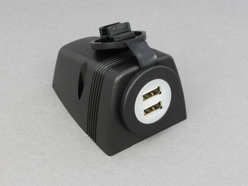 12 voltos Dupla usb aljzat   2,1 amp ill 5,amp